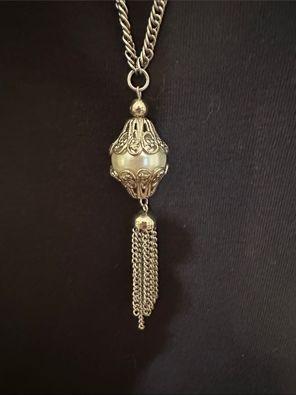 Vintage Mid Century Silver-Tone‎ Pearl Tassel Pendant Necklace